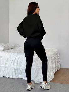 SHEIN EZwear 两件套休闲宽松圆领卫衣和紧身打底裤，蝴蝶结Logo，街头风，复古风，返校季，秋季女式休闲套装，秋冬装，校园服，乡村风，嘻哈风，街头风，运动，健身，健身房 - 彩色 - 查看 2