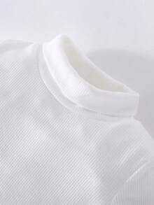 SHEIN Playful Pals 2 piezas Ranita de cuello tortuga de punto acanalado para bebé niño - Blanco y Negro - Ver 3