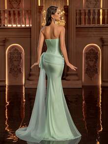 Glamrae Elegant Fashionable Green Knitted Elastic Off-Shoulder Heavy Rhinestone Bandeau Bodycon Flared Hem Dress, Suitable For Banquet, Business Events, Wedding Guest And Other Occasions - Green - View 2