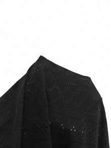 SHEIN Clasi 加大码黑色镂空纹理露肩不对称下摆休闲度假连衣裙 - 黑色 - 查看 3