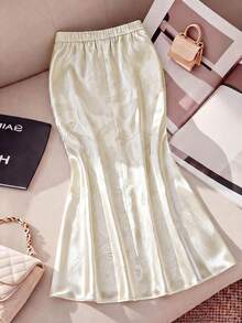 Franclia 大码女式优雅缎面压花羽毛美人鱼裙 - 杏色 - 查看 2