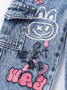 SHEIN Baby Mädchen Jeans Cargo Hose, Sommer Casual Fashion Muss-haben Artikel! Mittelblau gewaschener Denim, Gummibund + Fake Ketten Design, kombiniert mit niedlichem grafischem Muster, um den einzigartigen Modestil des Babys zu zeigen. Geeignet für tägliche Ausflüge, Geburtstagsfeiern, Wochenendtrips und Feiertage, um das Baby in den Mittelpunkt zu stellen. - Helle Waschung - Übersicht 8