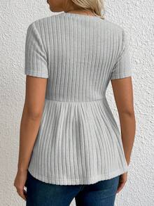 SHEIN Top de manga corta con cuello redondo y volante de unicolor acanalado para maternidad - Gris - Ver 2
