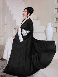 Al Najma Women's Floral Embroidery Pattern Casual Versatile Daily Wear Arabic Style Flare Sleeve Robe - Black - View 5