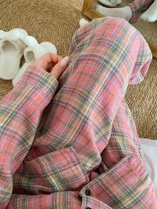 Bộ đồ mặc nhà kẻ caro cổ điển dành cho nữ tuổi teen, gồm áo tay dài cổ bẻ và quần dài thoải mái. - Hồng - Xem 6