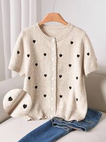 CosyJoli Áo khoác cardigan dệt kim dáng rộng tay ngắn cổ tròn cài một hàng khuy dành cho nữ, thêu hình trái tim, kiểu dáng thường ngày. - Màu be - Xem 1
