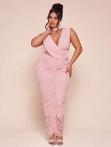 SHEIN BAE Plus Size Enfärgad Ärmlös Rynkad Omlottklänning med Bodycon - Rosa - Visa 4