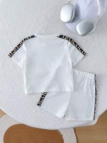 SHEIN 2pcs/Set Unisex Baby Boy/Girl Casual Colorblock Short Sleeve T-Shirt And Shorts Set, Spring/Summer Baby Clothes, Outfits, Streetwear - White - View 2