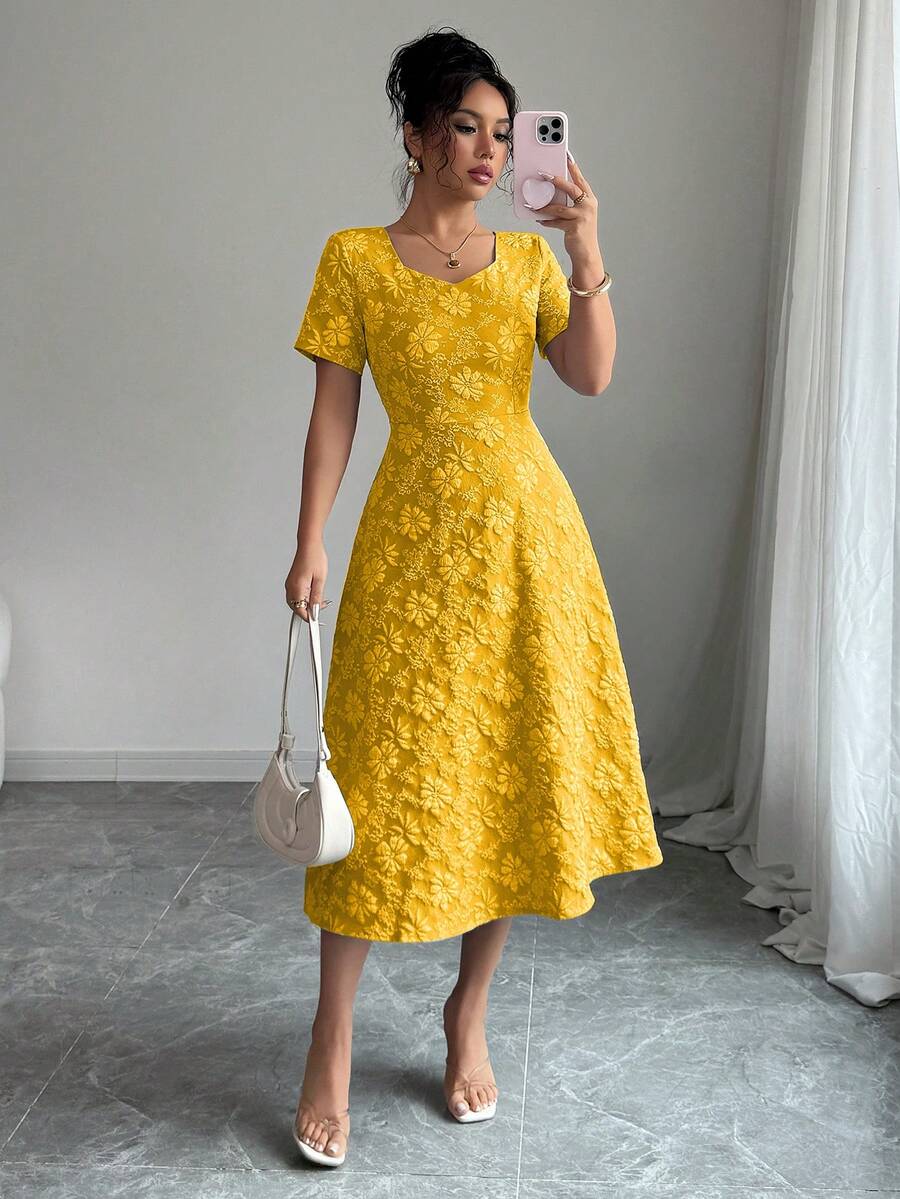 Elenzga 蓝色3D立体压纹面料方领短袖A字连衣裙 - 黃色 - 查看 1