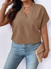 EMERY ROSE 大码纯色V领蝙蝠袖简约夏季衬衫，适合新年穿着 - 駝色 - 查看 5