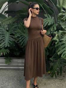 少女针织圆领短袖不对称腰身弹力褶皱下摆休闲连衣裙，适合外出、居家和聚会，夏季 - 棕色 - 查看 5