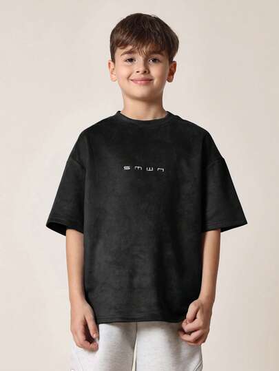 SUMWON Camiseta holgada de ante sintético para niños con estampado de texto minimalista, de corte relajado, cuello redondo, manga corta, casual para uso diario y vacaciones