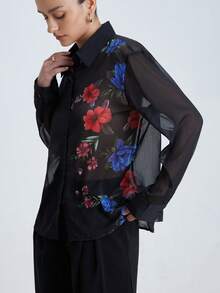 Aveloria Modichic 黑色薄纱雪纺衬衫，精致复古花卉撞色印花工艺，不对称印花混搭设计，现代女性风格，适合晚宴、派对、商务休闲等场合，经典领口设计，细节考究，修身剪裁，轻盈涤纶面料。时尚关键词：薄纱衬衫、花卉刺绣、时尚雪纺、优雅魅力、百搭通勤装、轻盈舒适、性感气息、精致细节、都市时尚。雪纺印花薄纱性感长袖衬衫 - 彩色 - 查看 3