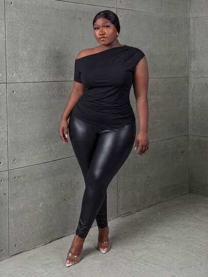 CurvyTilda 大碼不對稱領褶邊T恤