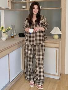 Dazy Plus Conjunto de pijama de camisa de manga larga holgada con parche de dibujos animados a cuadros y pantalón , primavera/otoño - Caqui - Ver 7