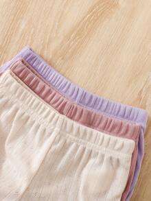 SHEIN Bộ 3 quần short rộng rãi, thoải mái cho bé gái sơ sinh/trẻ nhỏ, chất liệu vải dệt kim mềm mại, thoáng khí với họa tiết hoa, cạp chun co giãn có viền bèo nhún, màu hồng và trắng trơn, nhiều lựa chọn màu sắc, giá cả phải chăng, phù hợp cho mùa xuân/hè ở nhà/đi chơi/nghỉ mát. - Nhiều màu - Xem 6