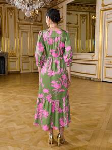 LOTSLUV Vestido Longo Envelope Elegante Feminino com Estampa Floral Verde e Rosa, Decote em V, Manga Longa e Cintura com Amarração - Verde - Visão 2