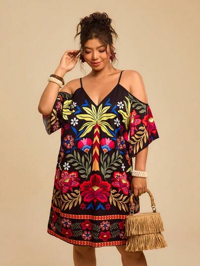 Travachic Plus Size Tropical Floral Print Hollow Out Casual Vacation Dress