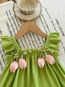 SHEIN LMoss Kids 两件套女婴夏季可爱休闲绿色荷叶边碎花吊带背心和松紧腰短裤套装 绿色女婴服装 绿色荷叶边套装 婴儿绿色泡泡套装 橄榄绿女婴连衣裙 两件套夏季服装 深绿色女婴套装 夏季绿色连衣裙套装 女婴服装 绿色女婴短款绿色套装 亚麻套装 上衣和裙子 - 綠色 - 查看 2