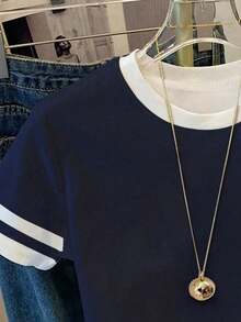 少女休闲复古美式校园经典Logo印花短袖圆领T恤，适合夏季穿着，打造美式时尚度假风，藏蓝色修身日常穿着，白色条纹印花时尚舒适修身短款T恤 - 彩色 - 查看 3