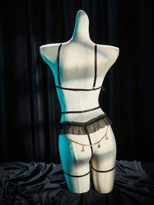 SpicyHot Bộ đồ lót nữ gợi cảm 5 món bằng vải lưới xếp nếp khoét lỗ, kèm dây nịt chữ cái trang trí và dây nịt chân. - màu đen - Xem 2