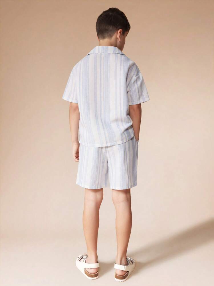 Ensemble chemise et short rayés