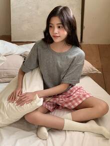 DAZY 少女舒适纯色落肩短袖T恤和格子短裤睡衣套装，夏季 - 灰色 - 查看 3