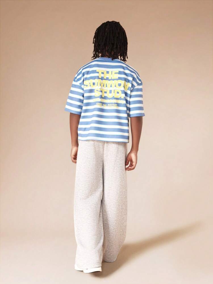 Gestreiftes T-Shirt mit Jogginghosen-Set