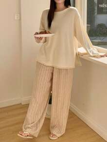 Dazy Plus Ensemble pyjama grande taille confortable avec Top à épaules tombantes de couleur unie et pantalon rayé, automne - Nude - Voir 2