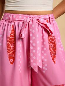 Travachic 加大码全印花系带阔腿夏季裤 - 玫紅色 - 查看 4