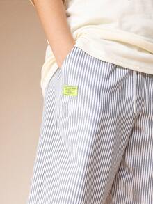 Quần short jean sọc cho bé trai, có túi bên hông, dáng rộng, dài đến đầu gối, kiểu dáng thường ngày, thích hợp cho mùa hè. - màu đen - Xem 3