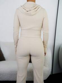 SAYEHFBABY 女士短款拉链连帽衫，腰部收紧设计，搭配同款罗纹针织修身长裤，优雅纯色两件套休闲装 - 杏色 - 查看 2