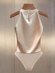 Franclia 露背铆钉装饰连体衣，修身性感 - 杏色 - 查看 2