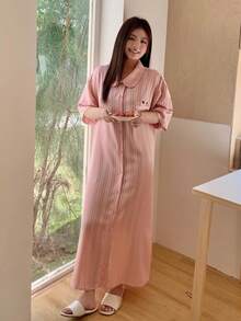 Dazy Plus Áo ngủ nữ cỡ lớn kẻ sọc tay ngắn cài một hàng khuy kiểu dáng thường ngày - Hồng - Xem 4