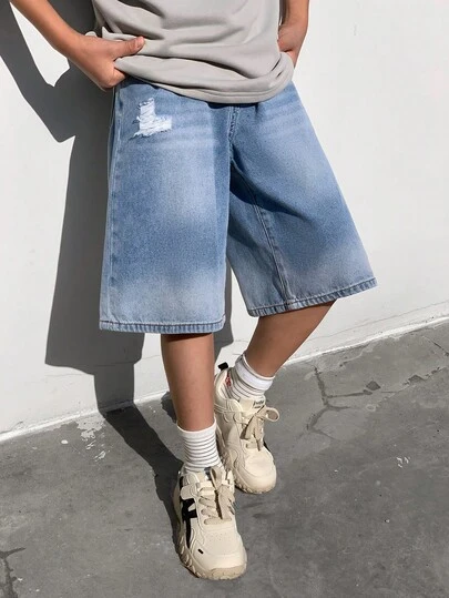 SHEIN Little Byeori Thời trang nam tuổi teen phong cách thường ngày Y2K cổ điển, cá tính, đường phố, đơn giản, nền xanh dương, thiết kế chuyển màu retro, quần short denim xanh dương cho trẻ em, quần áo mặc hàng ngày cho bé trai tuổi teen và trang phục dự tiệc mùa xuân đến hè, trang phục lễ hội và thời trang đường phố.