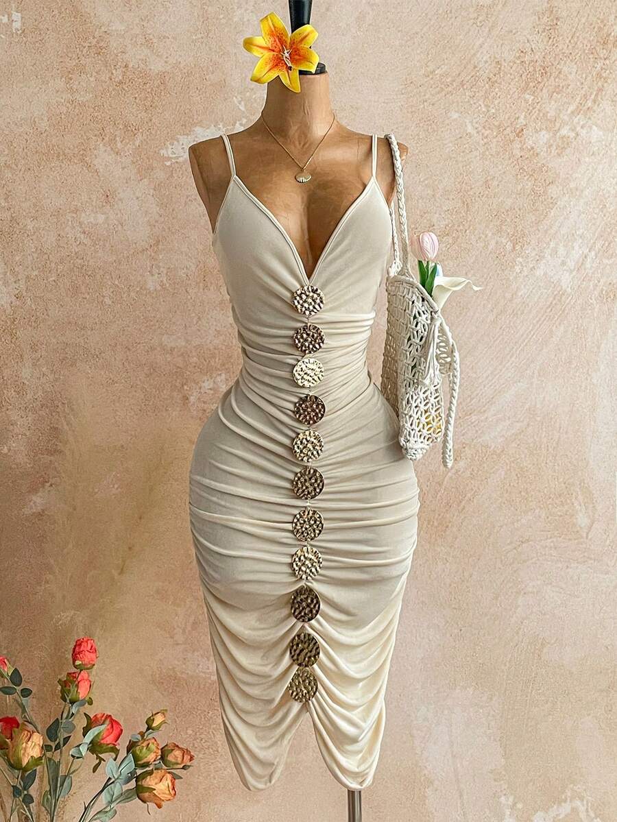 Soleia 女式纯色金属装饰褶皱深 V 性感紧身中长吊带连衣裙 - 白色 - 查看 1