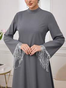 Al Najma Rochie elegantă de damă cu ciucuri și mărgele, culoare solidă, talie lungă - Gri - Vizualizare 1