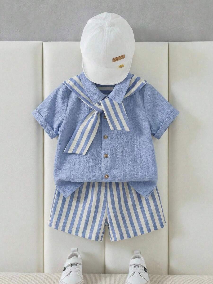 SHEIN 小男孩休閒條紋披肩拼接 2 合 1 短袖上衣與條紋短褲套裝,小男孩服飾 - 藍白色 - 查看 1