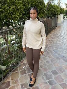 Tyla Gomez 高领毛衣，长袖上衣 - 杏色 - 查看 6