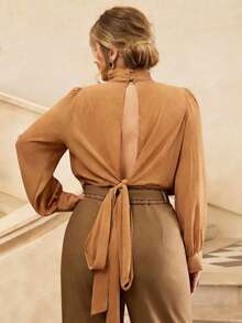 VOLUPTÉ CURVE Áo kiểu vintage thanh lịch cỡ lớn cho mùa xuân, chất liệu chiffon nhẹ, màu nâu, cổ cao, tay dài, dáng rộng, tay phồng, thắt eo, xẻ tà sau, dài đến đầu gối, đa năng cho tiệc tùng, hẹn hò, đi làm, công sở, dạo phố. - màu xanh lá - Xem 1