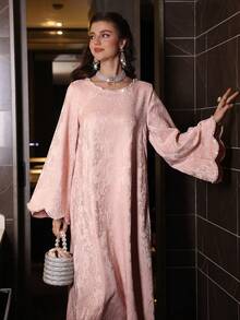 Al Najma Casual Long Pink Jacquard Kaftan With Round Neck Scallop Details And Flare Sleeves Elegant JalabiyaCasual Long Pink Jacquard Kaftan With Round Neck Scallop Details And Flare Sleeves Elegant JalabiyaCasual Long Pink Jacquard Kaftan With Round Neck Scallop Details And Flare Sleeves Elegant Jalabiya - Pink - View 3