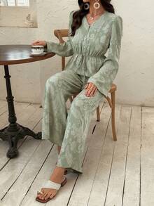 Vivie Lora Women's Vacation Cashew Print V-Neck Textured Waist Jumpsuit - Green - View 6