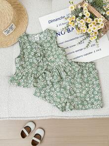 SHEIN LMoss Kids 度假休闲可爱碎花绿色蝴蝶结吊带背心短裤套装 夏季上衣 柔软夏季服装 夏季服装 吊带抹胸 可爱上衣 碎花两件套 绿色碎花两件套 夏季女婴两件套 绿色夏季服装 夏季女婴服装 深绿色女婴套装 夏季两件套 女婴绿色两件套 女婴绿色短裤套装 - 彩色 - 查看 1