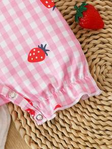 SHEIN Newborn Baby Plaid & Strawberry Print Romper With Bow Headband Set - Baby Pink - View 5