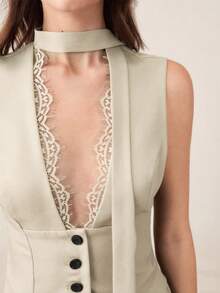 xheBizChic Chaleco con cuello en V, recorte de encaje, parche delantero con botones y cintura con lazo, elegante para oficina y uso diario para mujeresxhe - Albaricoque - Ver 4