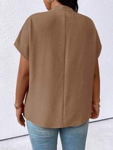 EMERY ROSE 大码纯色V领蝙蝠袖简约夏季衬衫，适合新年穿着 - 駝色 - 查看 2