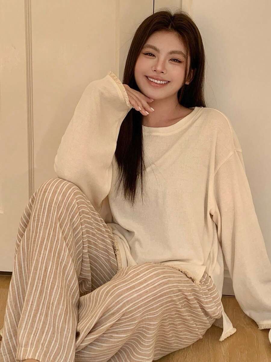 Dazy Plus Ensemble pyjama grande taille confortable avec Top à épaules tombantes de couleur unie et pantalon rayé, automne - Nude - Voir 1