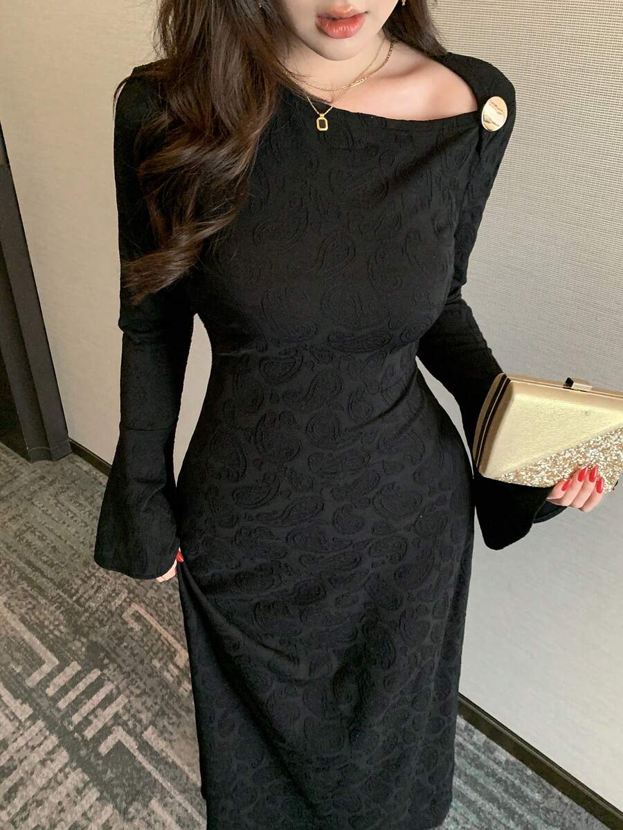 DAZY 浪漫斜襟喇叭袖修身中长连衣裙,女士春季长款连衣裙 - 黑色 - 查看 1