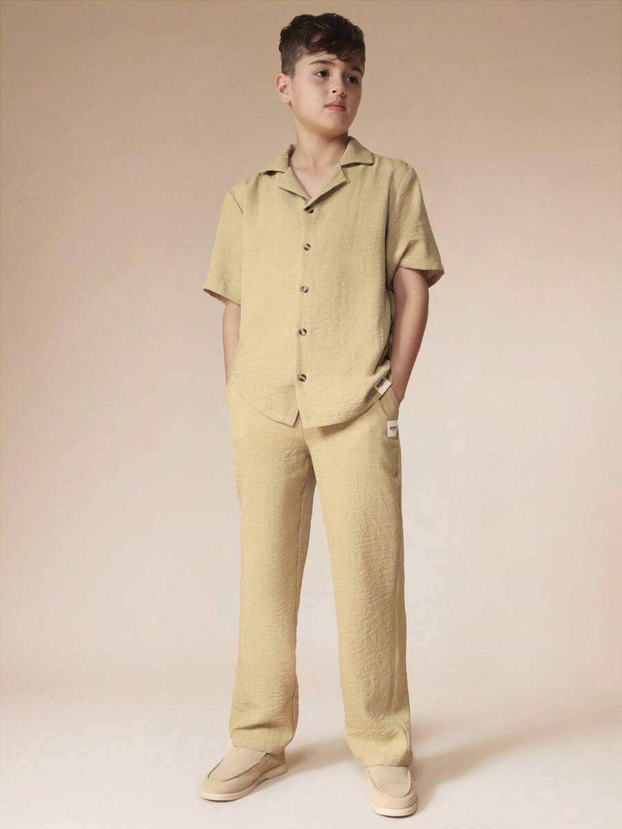 SUMWON Conjunto de 2 piezas de camisa abotonada con textura de lino y pantalones rectos a juego para niños, conjunto de vacaciones de verano casual - Verde - Ver 1