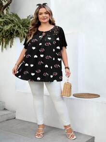 SHEIN CURVE+ Curve 尺码 US22 音乐节、海滨度假、波西米亚风圆领短袖宽松蕾丝拼接T恤，夏季女装 8XL 女装 T恤 - 彩色 - 查看 6